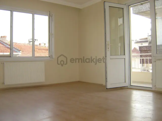 İstanbul House'dan Şirinevler Mah.'de Asansörlü 3+1 Daire 1