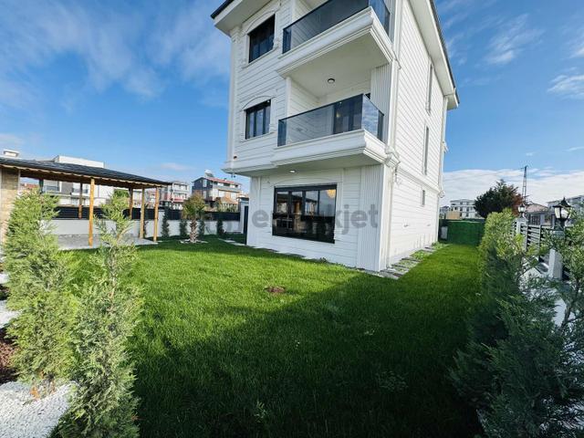 Re/max Kıyı ' Dan Satılık Saunalı Jakuzili Akıllı Müstakil Villa 2