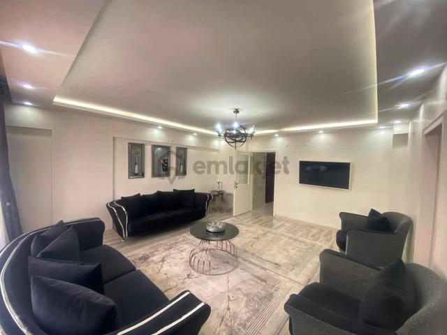 Uzman Emlak'dan 19 Mayıs Caddesinde Kot '1 ( Altında Daire Var) Full Yapılı 3+1 Daire 3