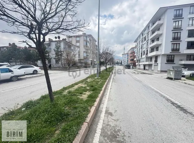 Birimden Satılık Garajlı Bakımlı Cadde Cepheli Asansörlü 5
