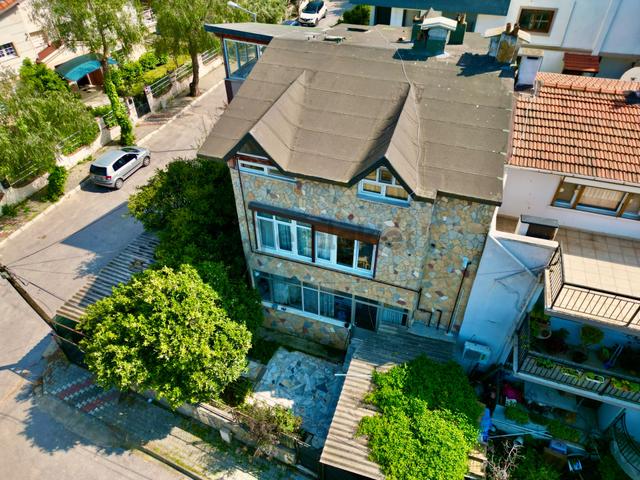 Limanreiste Köşe Konumda Komple Bina 4