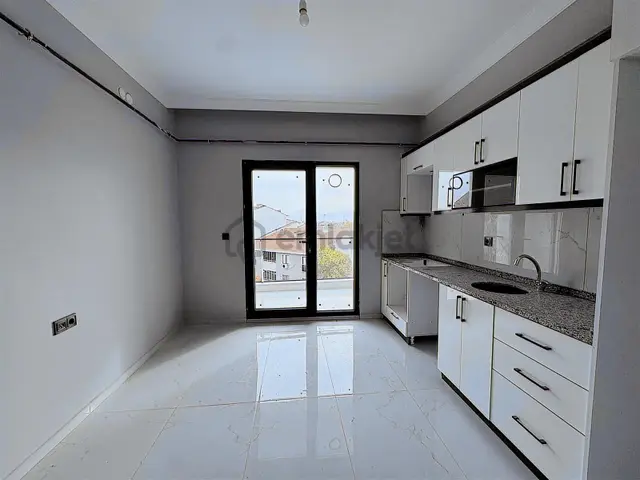İnegöl Alanyurt Cumhuriyet Mah.3+1,150m2, 3.kat, Satılık Dubleks 1