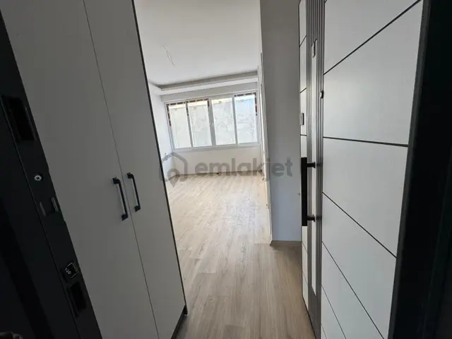 Erdemli Hastaneye Yakın Mesafede 1+1 5.kat Havuzlu Kiralık Daire 5