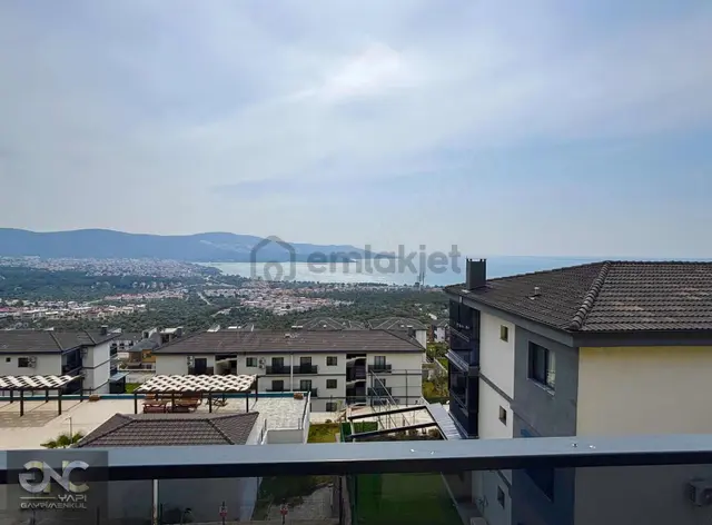 Olimpik Havuzlu Sitede Deniz Manzaralı Daire 2
