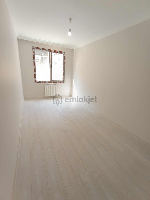 Avcılar Ambarlı Mahallesi 3+1 Satılık Daire Bahçe Kullanımlı 3