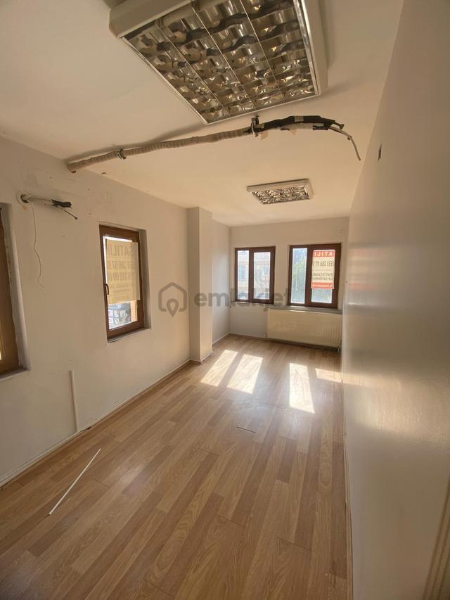 Üsküdar Bağlarbaşı Cad. 100m2 2. Kat Satılık Ofis Fırsatı 5