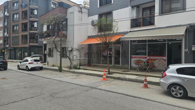 Menderes Kasımpaşa Mahallesi 50. Yıl Caddesi’nde Kiralık Dükkan! 4