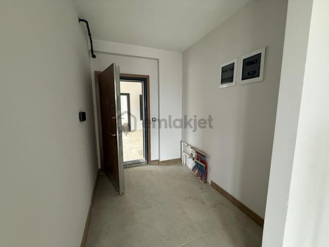 Göl Manzaralı, Kapalı Mutfaklı 4+1 Kiralık Daire Göl Manzaralı, Kapalı Mutfaklı 4+1 Kiralık Daire