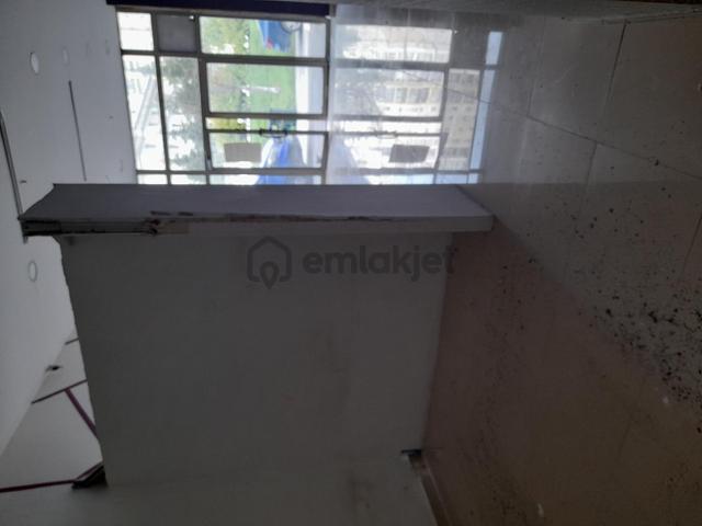 Bahçekent Ticaret Merkezinde Düz Giriş Dükkan(50 M2) 2