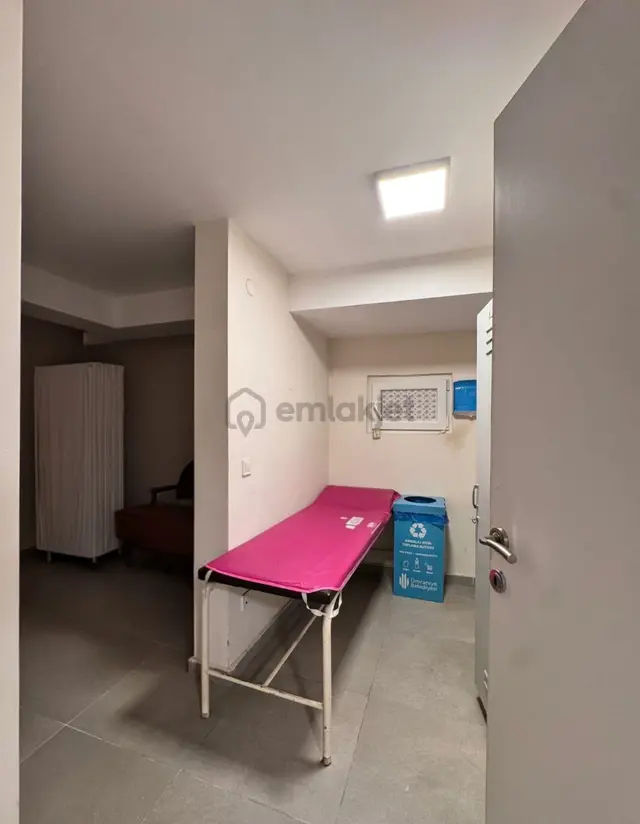 Alemdağ Cad 50 Mt Sahininden Kiracılı Yatırımlık Dükk 2