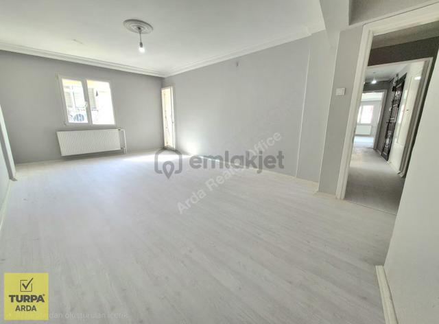 K.yaka Alaybey Sahil Yakını D.gazlı Çift Cephe Köşe 3+1 145m2 5