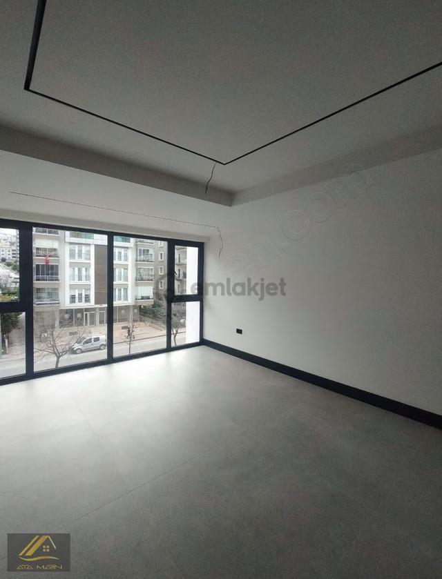 Bulvar Plazada Prestijli 1+1 Ofis Fırsatı 4