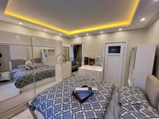 Tuncay'dan Kağıthanede Merkezi Konumda Sıfır Eşyalı 2+1 Daire 4