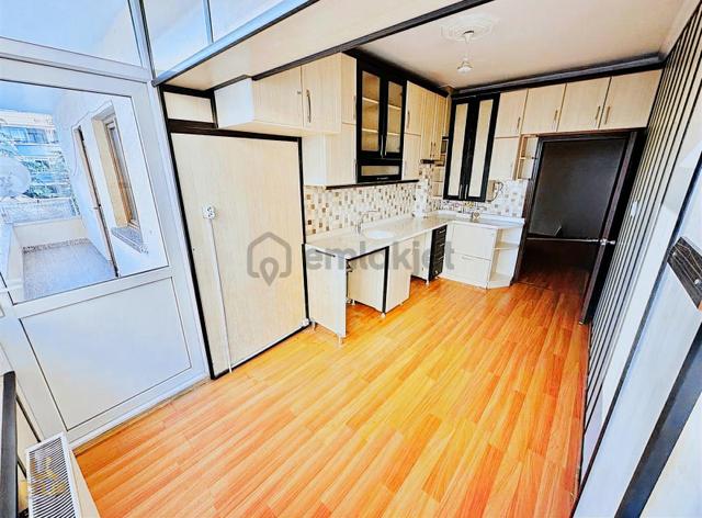 Etlik'den Gazze Caddesi Üzeri 3+1 Ara Kat Masrafsız Kiralık !!!! 1