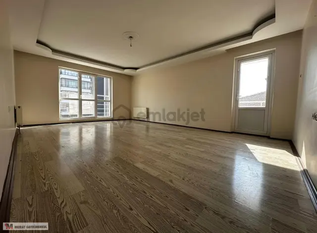 Başkent Cadde Yanında Ara Katta Komple Ön-güney Cephe Çift Banyo 1