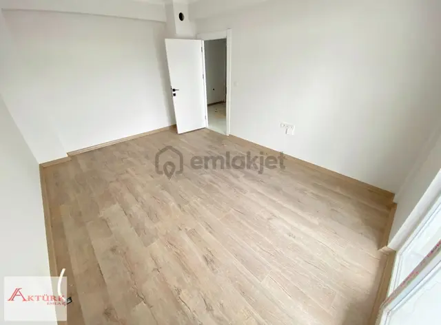 //aktürk Emlak\\yıldırım Manzaralı Lüks Ara Katta Sıfır 3+1daire 2