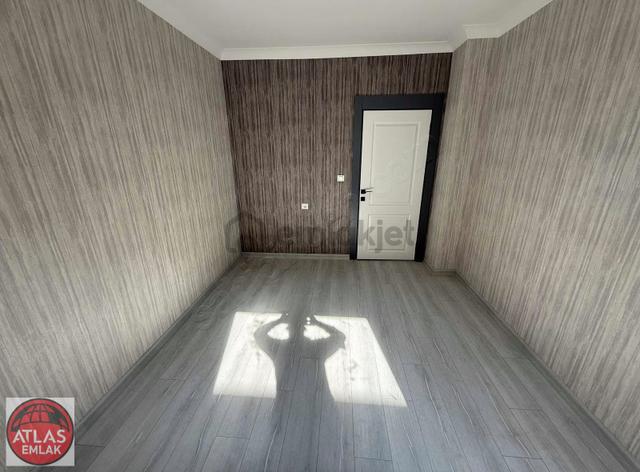 Atlas'tan Ana Cadde Üzeri Ara Kat 3+1 125 M2 1.250 Kredili Daire 5