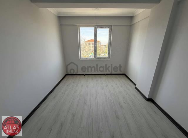 !!atlas Emlak'tan Yeşiltepede Ara Kat Masrafsız 3+1 Lüks Daire!! 2