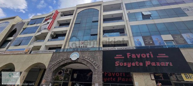 Menderes Merkezde Balkonlu Ferah Ofis Belediye/bankalara Komşu Menderes Merkezde Balkonlu Ferah Ofis Belediye/bankalara Komşu