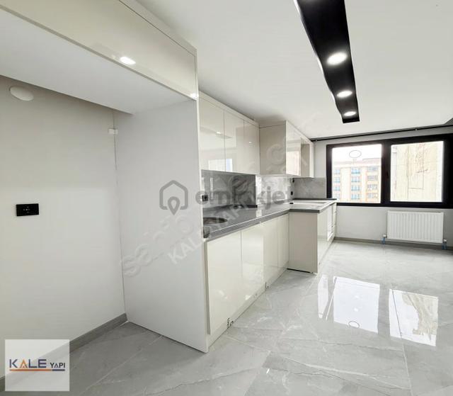 Bahçeşehir Konumunda Satılık Sıfır 3+1 Tek Daire Üzerine 3