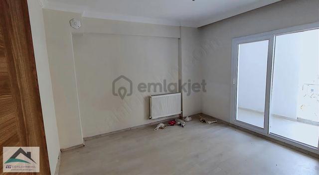 Muradiye Mahallesinde Pazar Yeri Civarinda 2+1 Kiralık Ara Kat 1