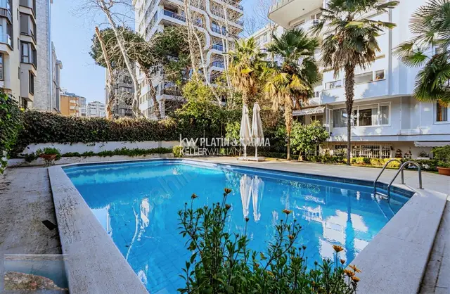 Kw'dan Suadiye Yalı Parselinde Prestijli Sitede Geniş 4+1 1
