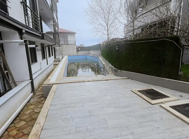 Kaçmaz Fırsat Cadde Üzerinde Havuzlu Asansörlü Sıfır 2+1 Daire. 5