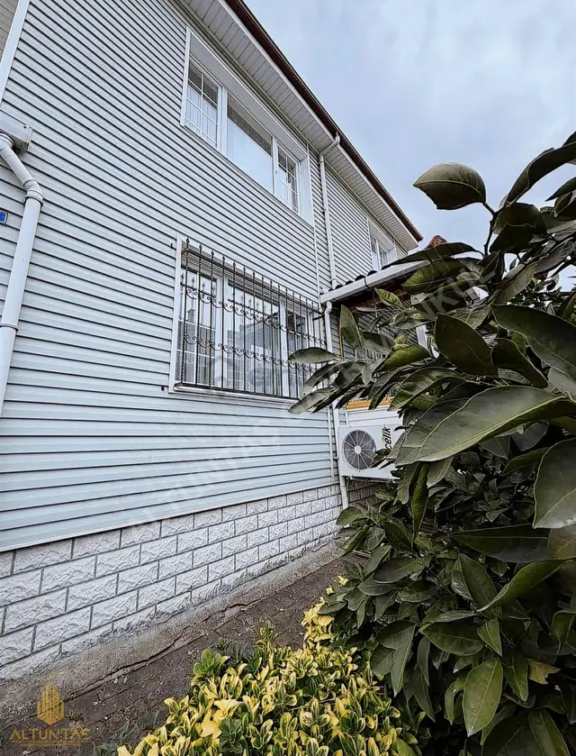 Çınarlı Mah. 375 M² Arsa İçinde 4+1 Dubleks Müstakil Ev Fırsatı 3