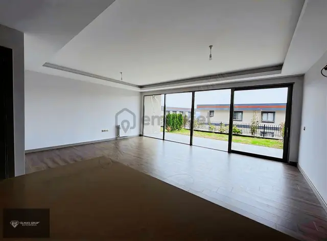 Serdivan Gölbaşı Konaklarında Kiralık 2+1 Müstakil Bahçe Katı 3