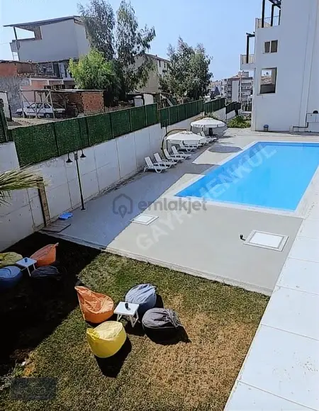 Çiğli Uğurmumcu Önü Açık Havuzlu Sitede Satılık 2+1 Daire 2
