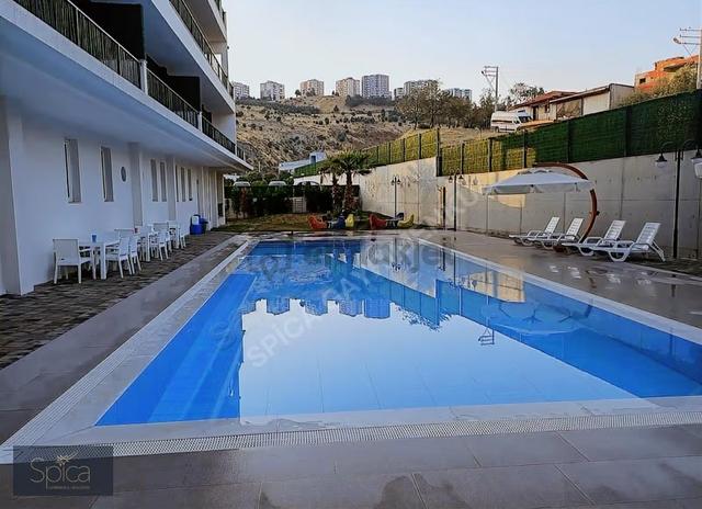 Çiğli Uğurmumcu Önü Açık Havuzlu Sitede Satılık 2+1 Daire 5