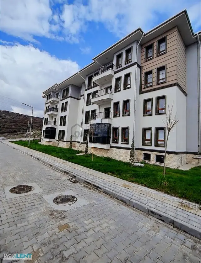 Gaziosmanpaşa Tokide Muhteşem Manzaralı Satılık 3+1 Daire 1
