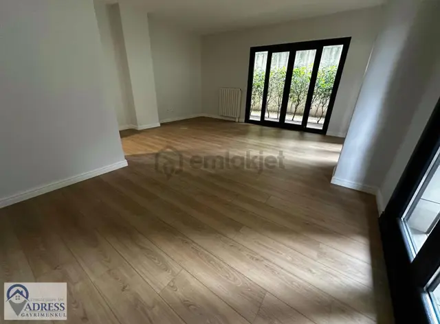 Çengelköy Erguvan Evlerinde Bahçe Kullanımlı Temiz 2+1 3