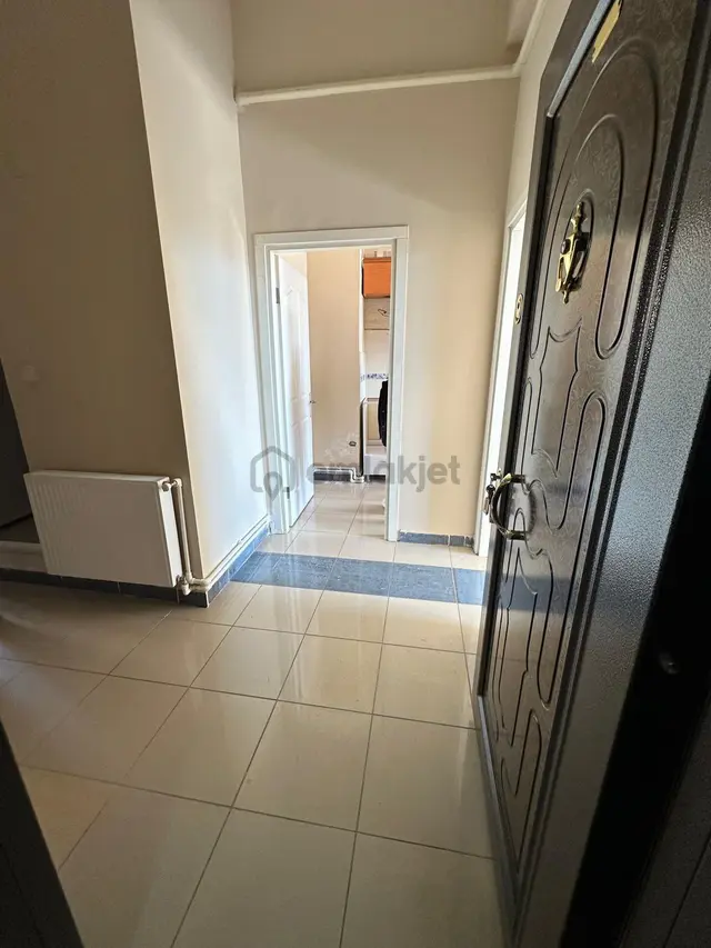 Bayraklı Alpaslan Mah Postane Yakını Cadde Üzeri Dogalgazlı 2+1 Daire 4