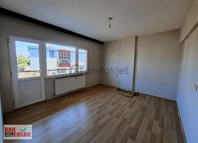 Hak Emlak'tan Fevziçakmak Mah Merkezi Konumda Kiralık 3+1 Daire 4