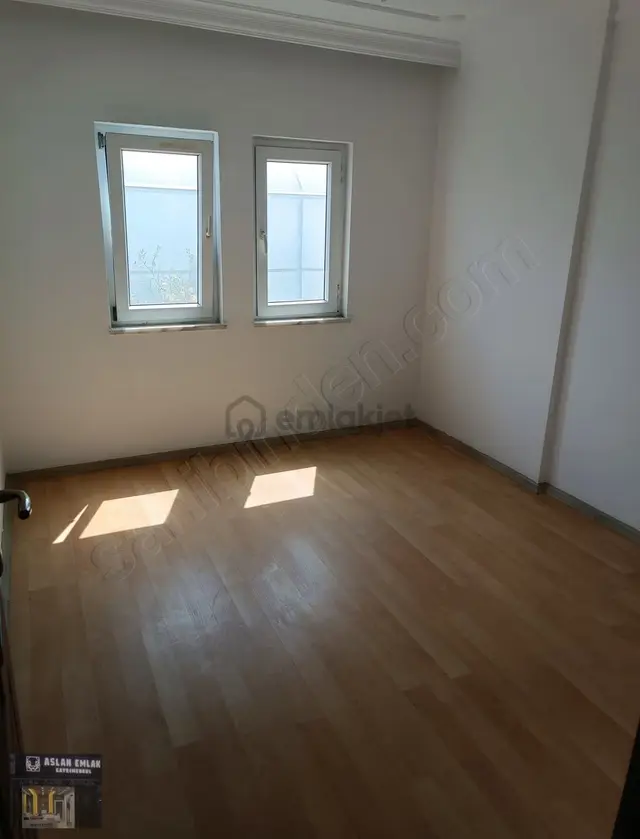 Aslan Emlaktan Müstakil Binada Kiralık 3+1 Ayrı Mutfaklı Daire 5