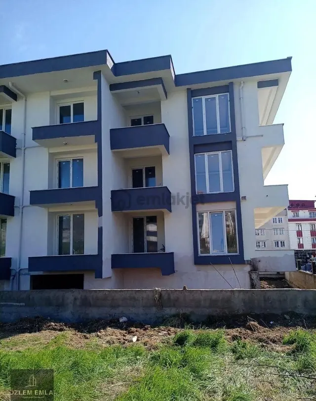 Özlem'den İhsaniye Mahallesi Mükemmel Konumlu Satılık 3+1 Daireler 1