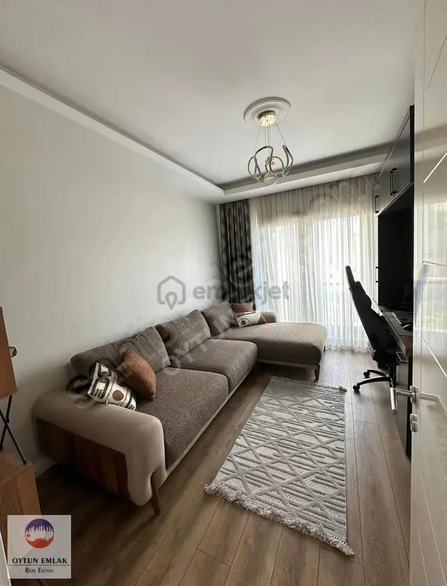 İstanbul Sarayları Satılık 4+1 Tadilatlı Yalı Dairesi 198 M² 2