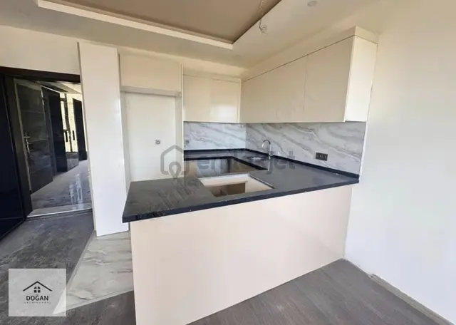 Alanya Konaklı'da 1+1 Harika Konumda Site'de Katta Satılık Daire 2