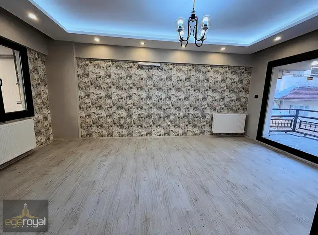 Yeni Mahalle'de Satılık Doğalgazlı Merkezde 3+1 Daire 2