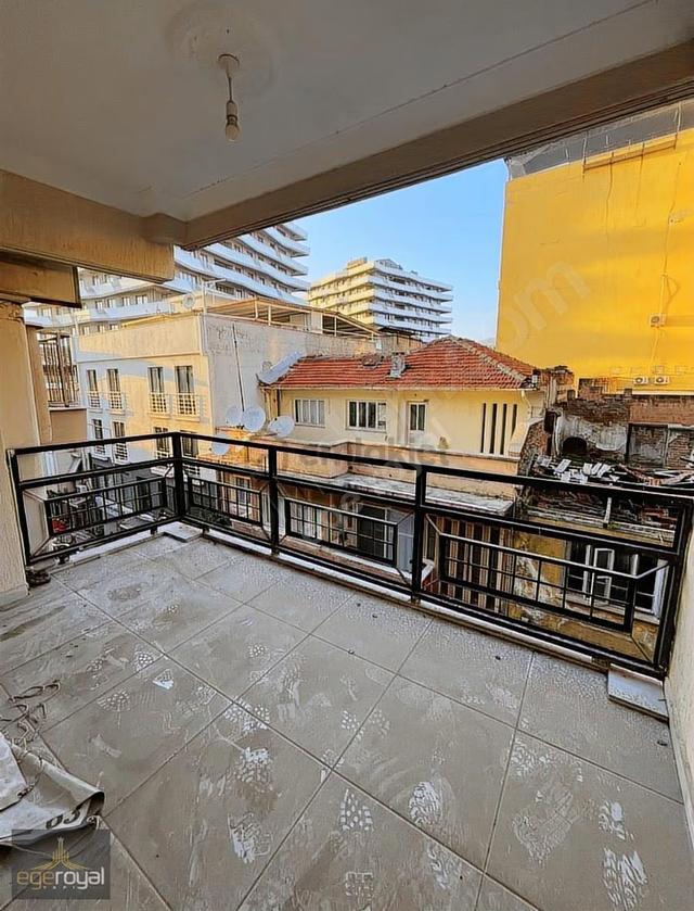 Yeni Mahalle'de Satılık Doğalgazlı Merkezde 3+1 Daire 4