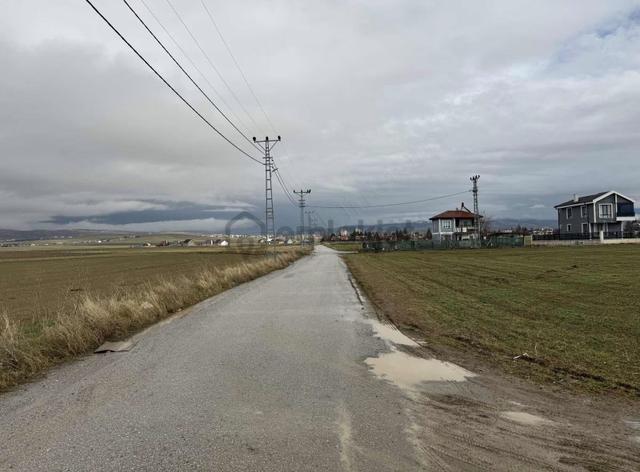 Ozan Gayrimenkulden 270 Metre Tek Tapu İmarlı Arsa 5