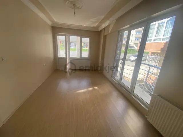 Ak Auto Gayrimenkul 'den Tekirdağ Süleymanpaşa 100 Yıl Mah Kiralık 2 +1 Daire 3