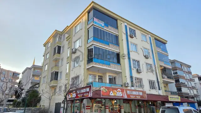 Cadde Üstünde, Ferah Ve Aydınlık Satılık 3+1 Daire!