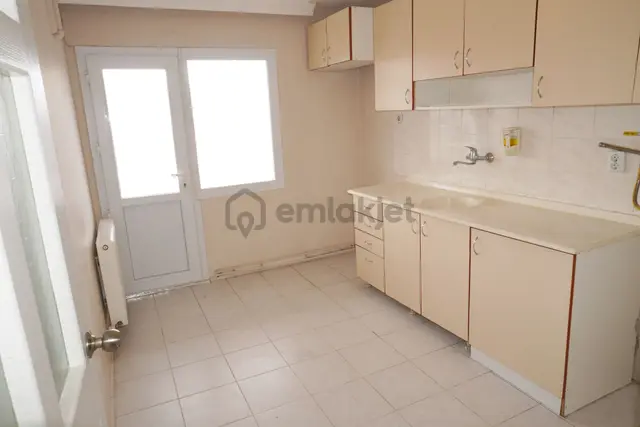 Yakakent Kiralık Fiyat Düştü 3+1 Doğalgaz+balkonlu+denizmanzaralı(serkan) 1
