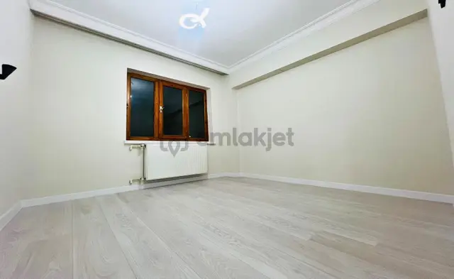 Kurumsal Gayrimenkul'den Ovacık'da Kat Konumunda 3+1 Yapılı Fırsat Dairesi 4
