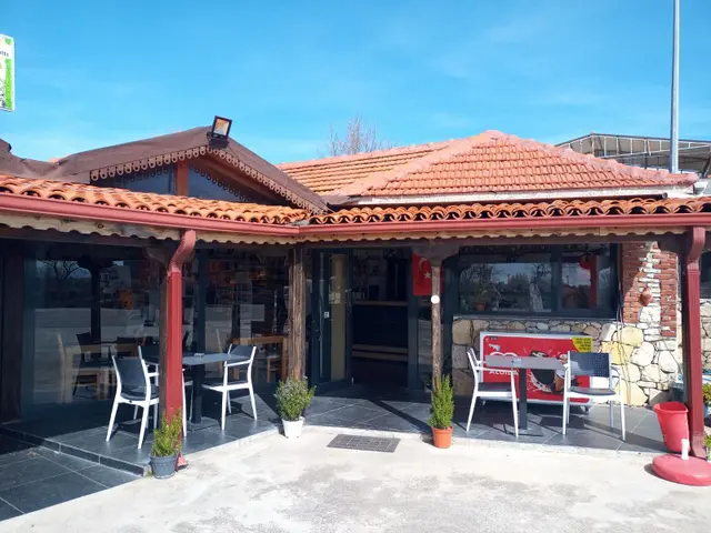 Çanakkale Troya Antik Şehri Yolu Üzerinde Satılık İşletme Binası 3