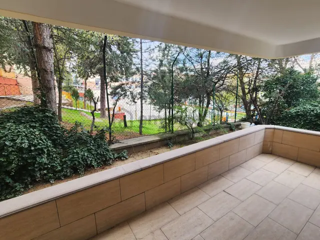 G.o.p. Uğur Mumcu Sokak'ta Eşyalı Kiralık Daire , Büyük 2+1 1