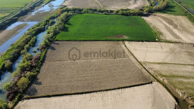 Çanakkale Merkez Kalafat Köyünde Satılık 5.000 M2 Arazi 4
