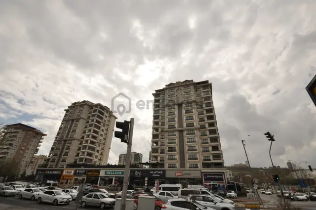 Coldwell Banker'dan Cevheri Rezidansda Kiralık 5+1 Daire 1